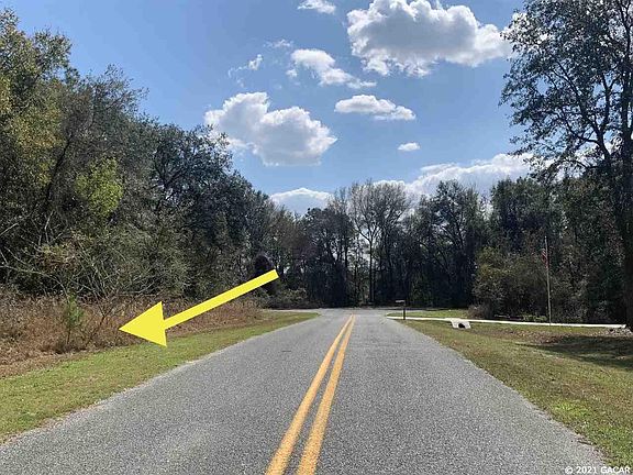 5th image of 323 SW Woodleaf Ct