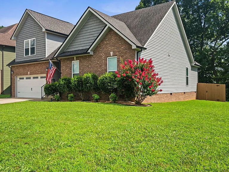 1048 Harrison Way — Photo 3