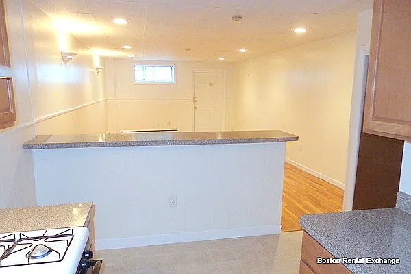 405 Somerville Ave — Photo 4