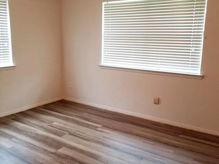 2040 Lisa Cir — Photo 13
