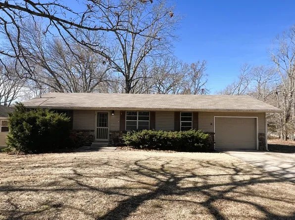 2 Lancaster Dr, Bella Vista, AR 72715