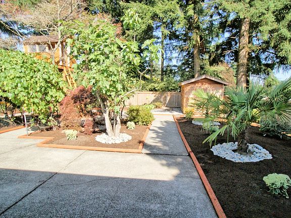 4th image of 412 160th Ave SE