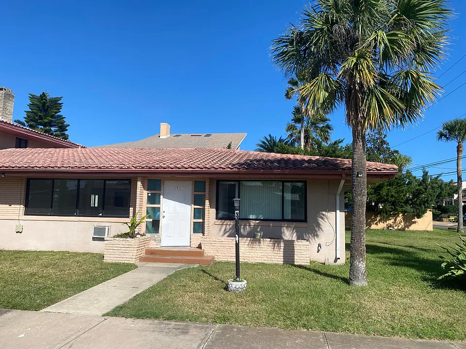 501 University Blvd #1