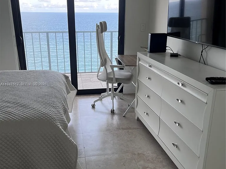 2625 Collins Ave #1407 — Photo 11