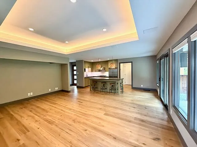 2594 Roosevelt Ave — Photo 3
