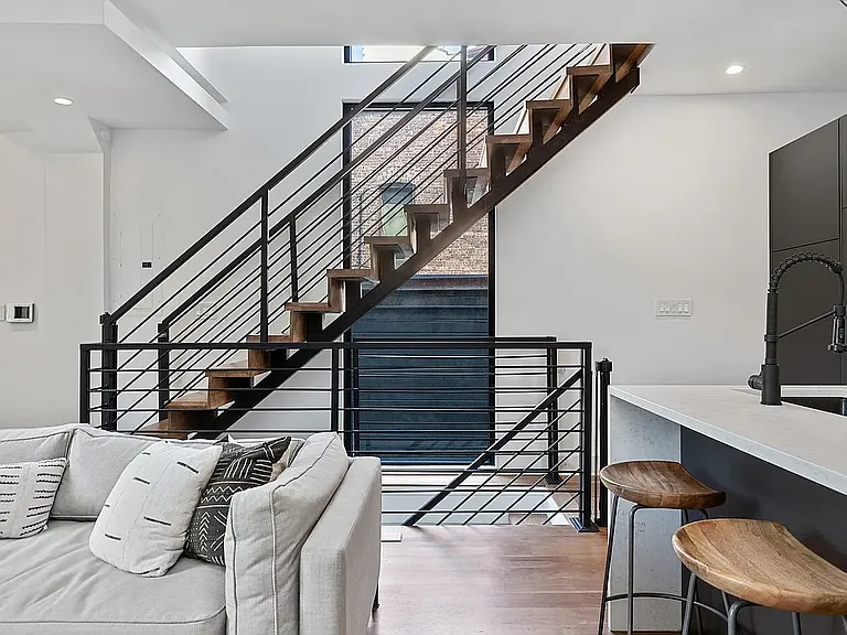 117 Underhill Ave — Photo 3