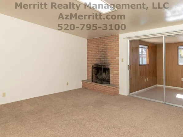 9048 E Pine Valley Dr, Tucson, AZ 85710