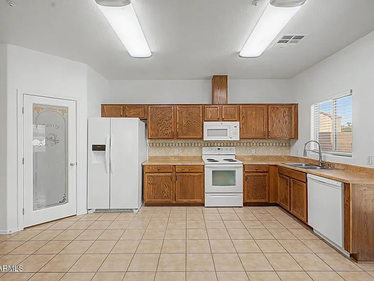 8748 W Wood Dr — Photo 8