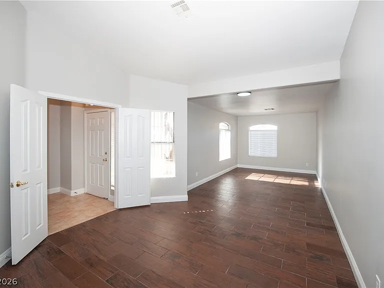921 English Heather Dr — Photo 13