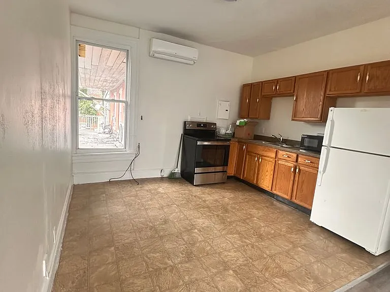 207 - 209 Locust St — Photo 5