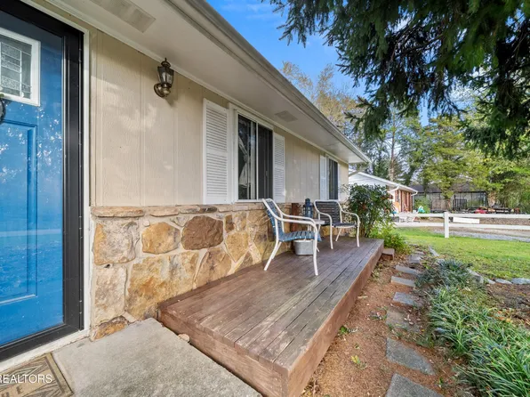 8436 Falcon Dr, Knoxville, TN 37923