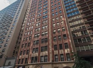 210 W Chestnut St #104, Chicago, IL 60610