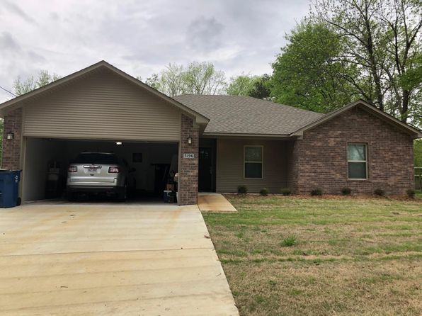 3196 Lakeside Dr
