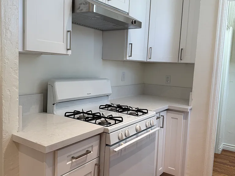 248 S Hobart Blvd #3/4 — Photo 6