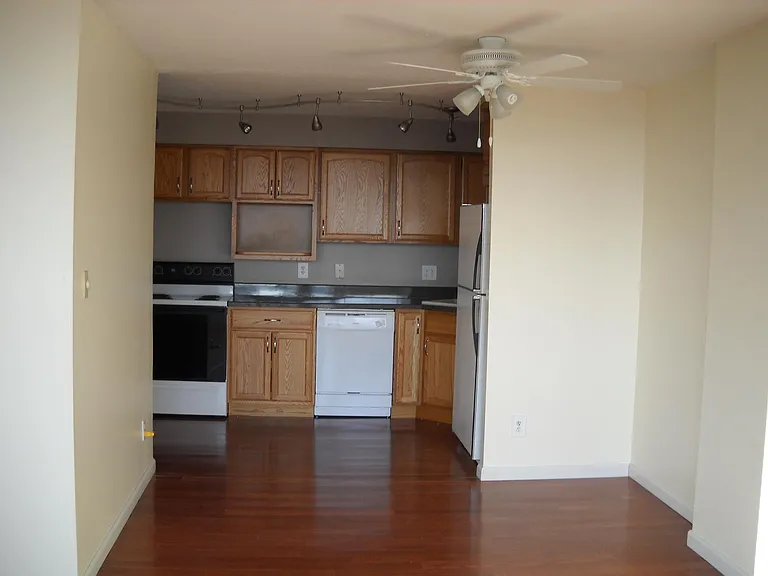 11811 Lake Ave — Photo 10