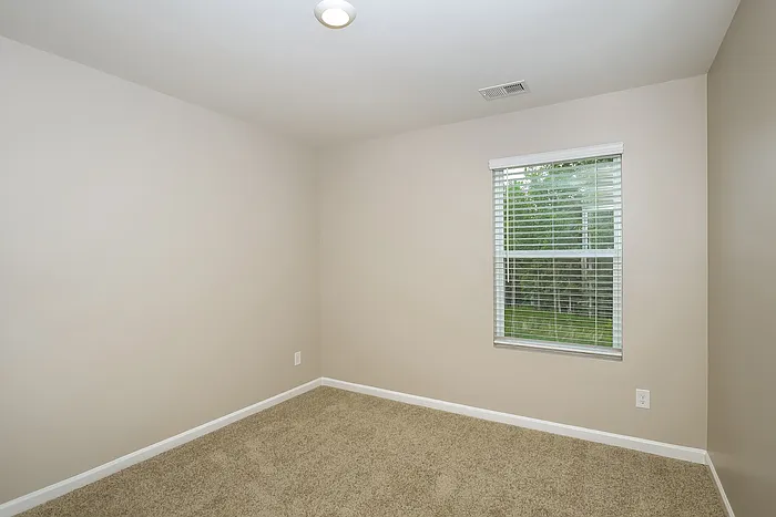 607 Wayland Ct — Photo 13