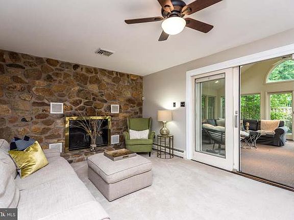 5th image of 1015 Liberty Ln