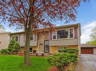 7810 Dalewood Pkwy, Woodridge, IL