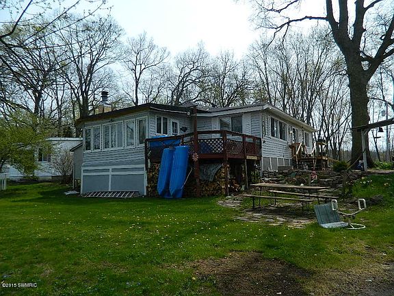 3rd image of 4195 Willow Dr NE