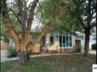 4 Tulip Dr, Lincoln, IL 62656