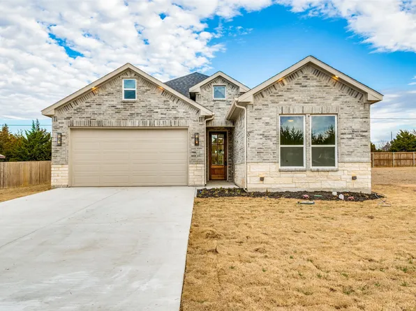 611 E Wood Dell Dr, Red Oak, TX 75154