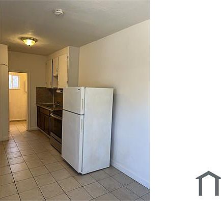 2nd image of 476 S 7th St APT 1A