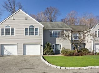 120 Prospect St APT 16, Ridgefield, CT 06877