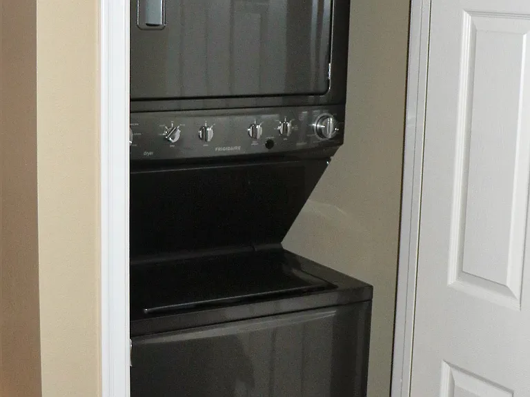 Orange Grove Apartments — Photo 10