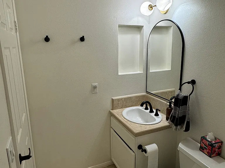 2919 E St #1 — Photo 15