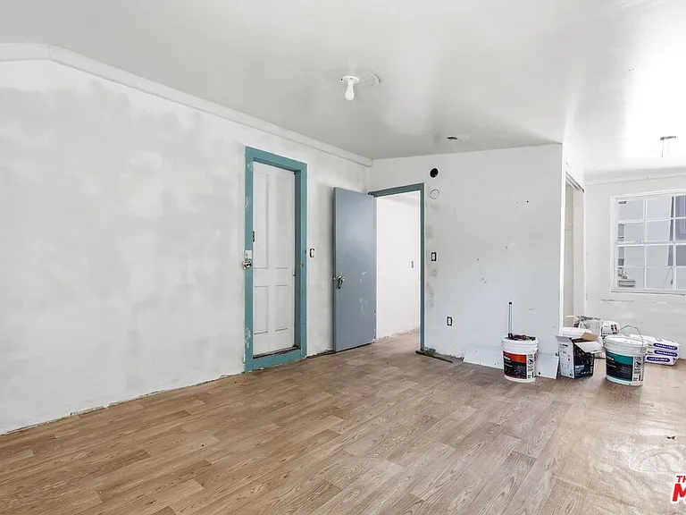 2938 Kansas Ave — Photo 36