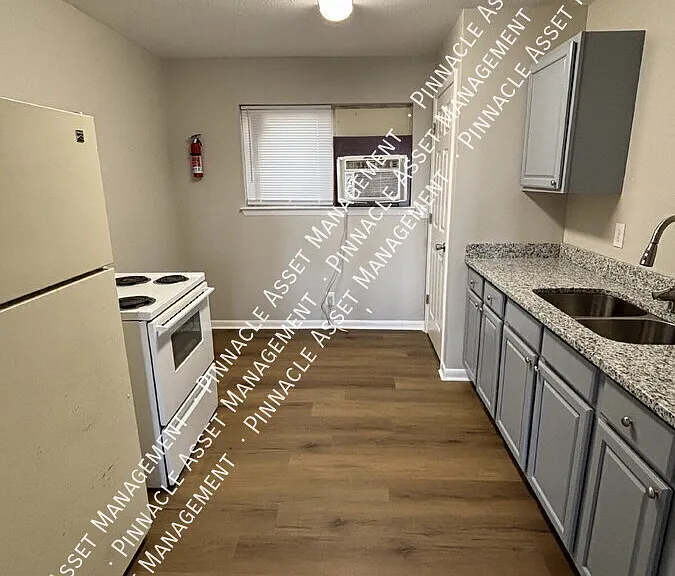 208 Valley View Ave #2 — Photo 3