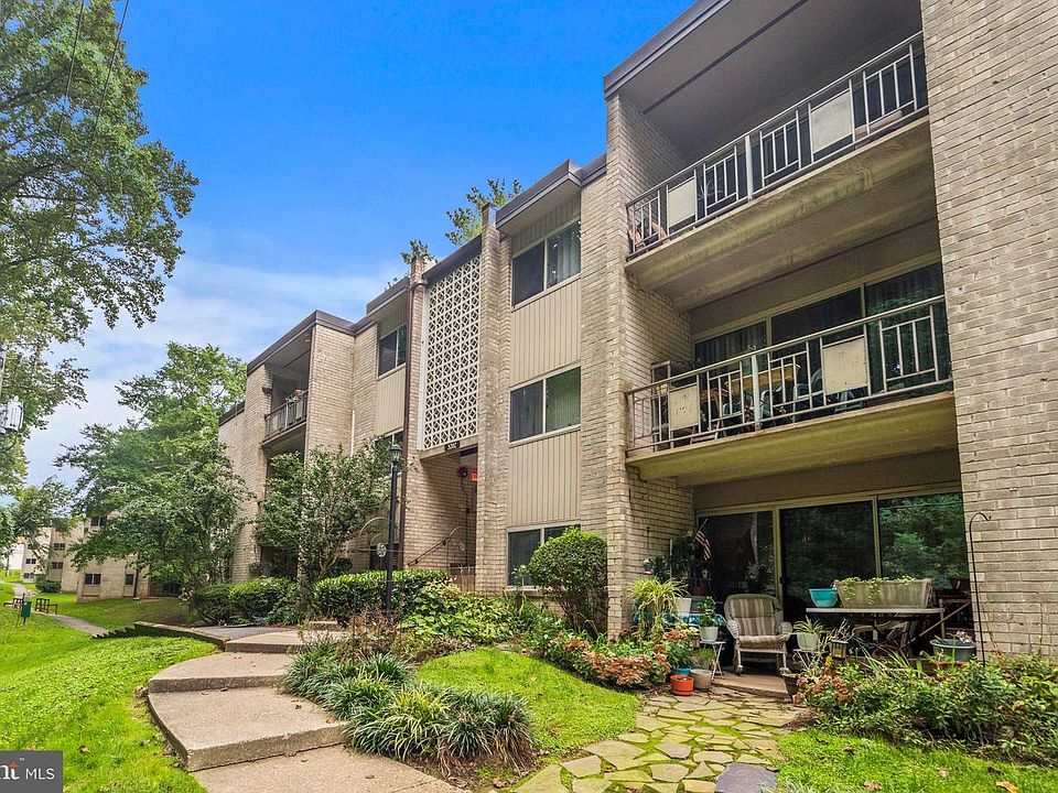 1st image of 5202 Crossfield Ct #127