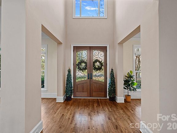 2nd image of 7007 Camrose Crossing Ln