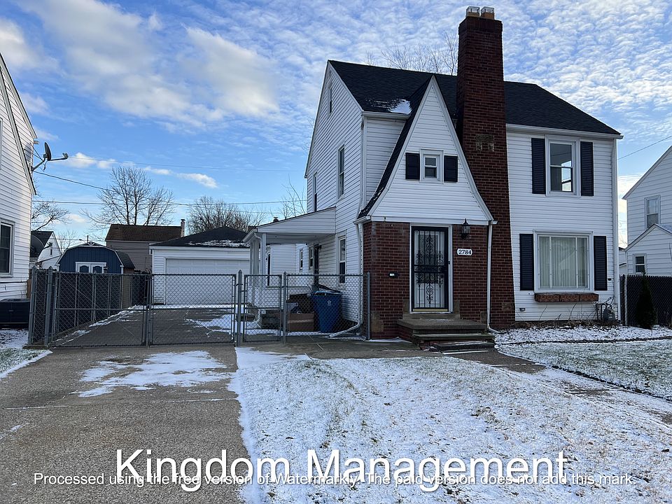 Welcome home to 2784 S. Jefferson Blvd. in Lorain