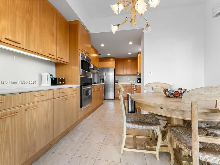 19112 Fisher Island Dr #19112 — Photo 22
