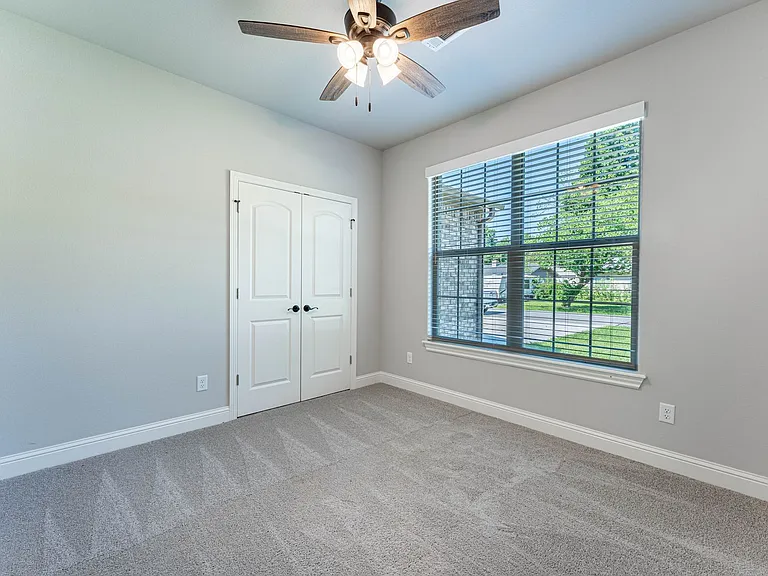 190 Township Dr — Photo 17