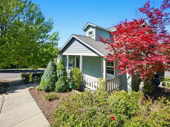 390 Hemlock Ln, Ashland, OR 97520
