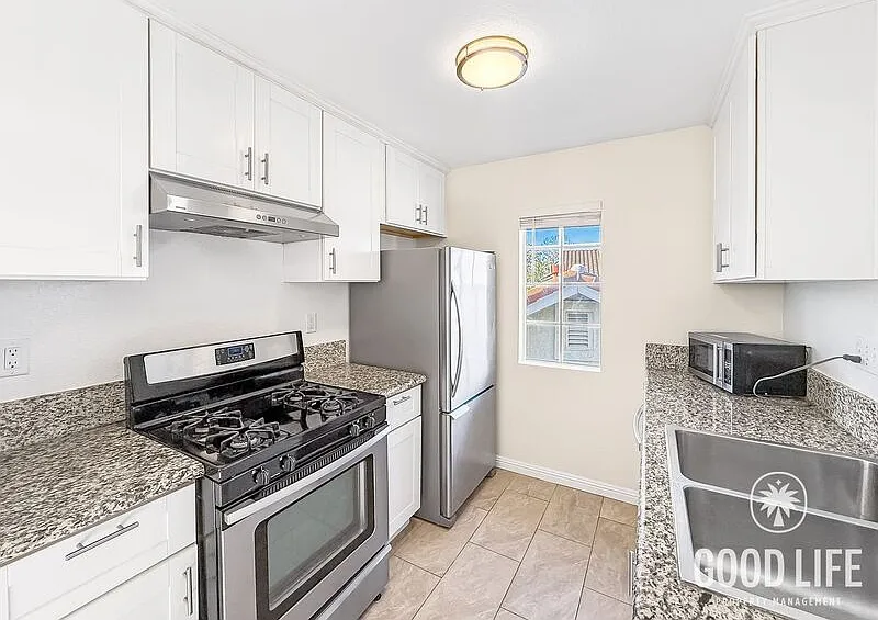 2 bed, 2.0 bath, 920 sqft, $2,695 — Photo 1