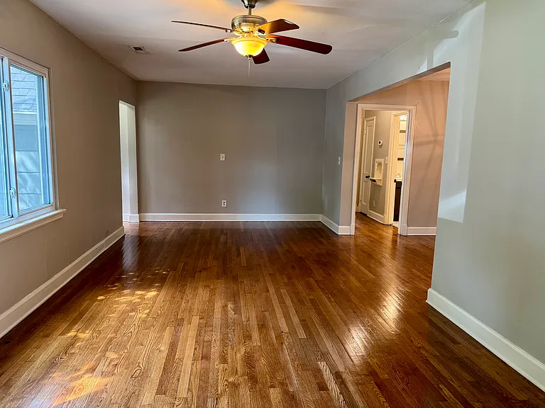 636 N Moore Rd — Photo 7