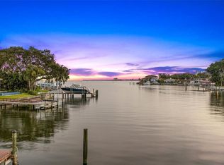 1365 Brightwaters Blvd NE, Saint Petersburg, FL 33704