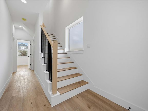 5th image of 2012 Yates St