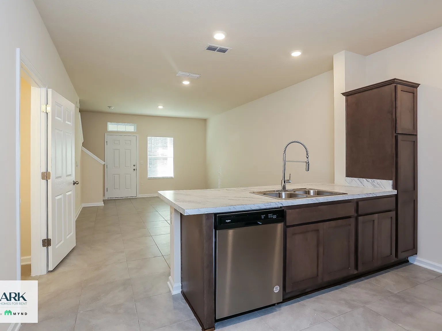 2 bed, 2.5 bath, 1167 sqft, $1,824 — Photo 4