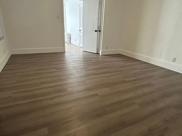 565 W Market St — Photo 43