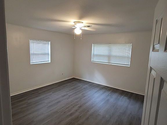 4th image of 1423 NE 15th Pl