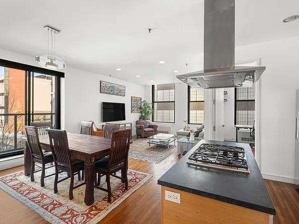 552 W 43rd St APT 3A, New York, NY 10036