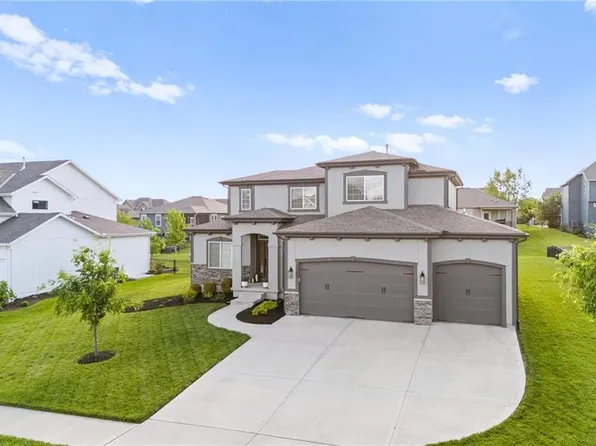 12186 S Quail Ridge Dr, Olathe, KS 66061