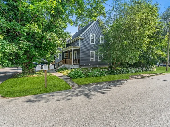 30 Cherry St, Whitman, MA 02382