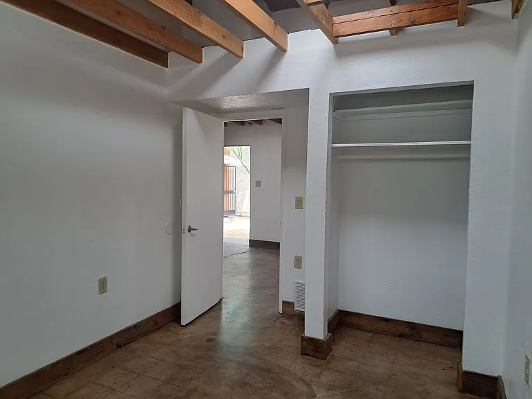 2216 S 6th Ave #4 — Photo 5
