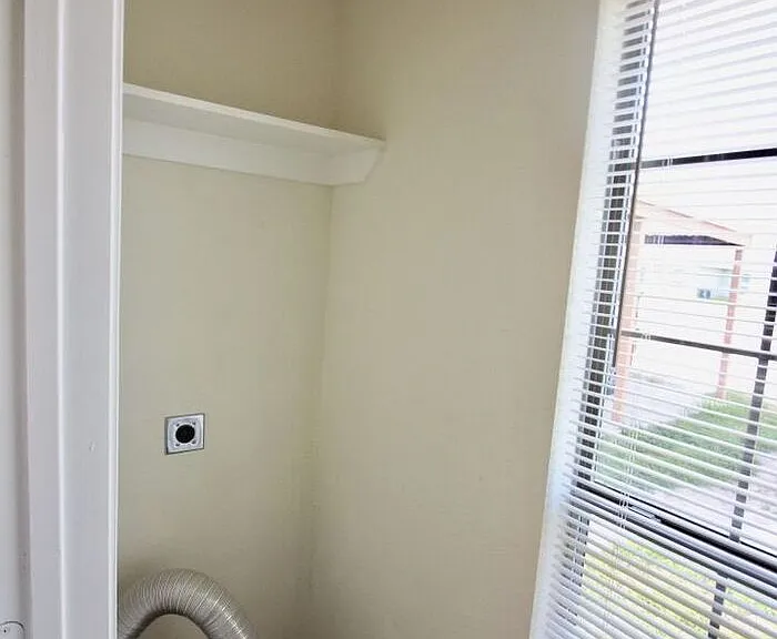 114 Collett Ct — Photo 6