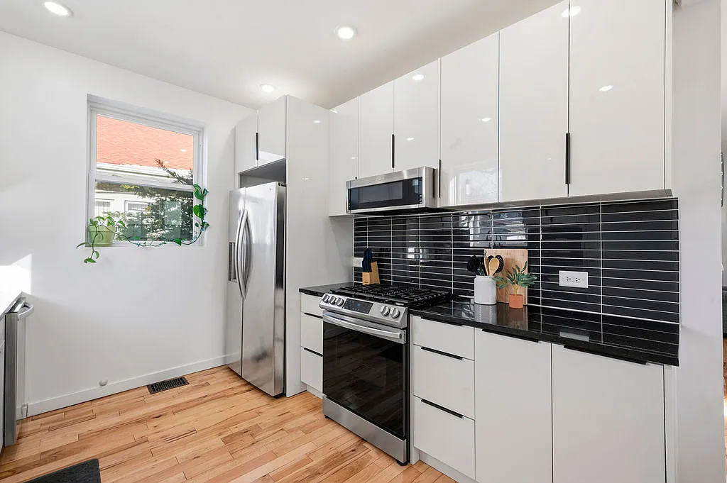 3 bed, 2.5 bath, 1754 sqft, $4,000 — Photo 4